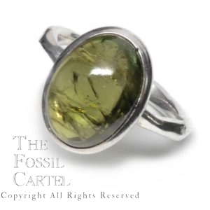 Green Tourmaline (Verdelite) Oval Sterling Silver Ring; size 7 3/4