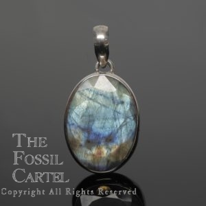 Labradorite Faceted Oval Sterling Silver PendantLabradorite Faceted Oval Sterling Silver Pendant