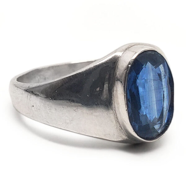 oval faceted gemmy blue Kyanite ring side view