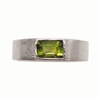 Peridot Retangular Faceted Sterling Silver Ring; size 7