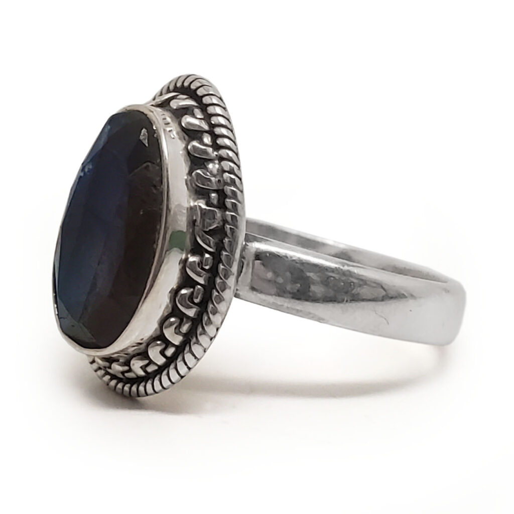 Labradorite Oval Faceted Sterling Silver Ring; size 8 Labradorite Oval Faceted Sterling Silver Ring; size 8 - Image 2