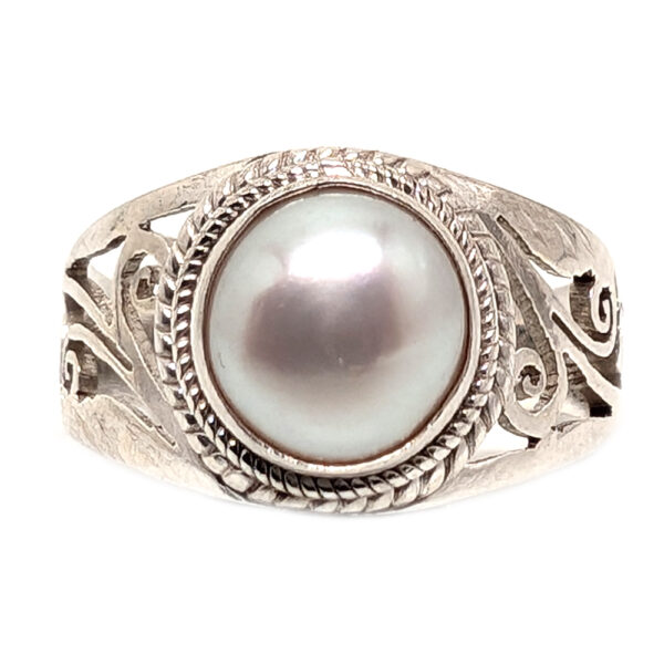 Pearl Sterling Silver Ring; size 7