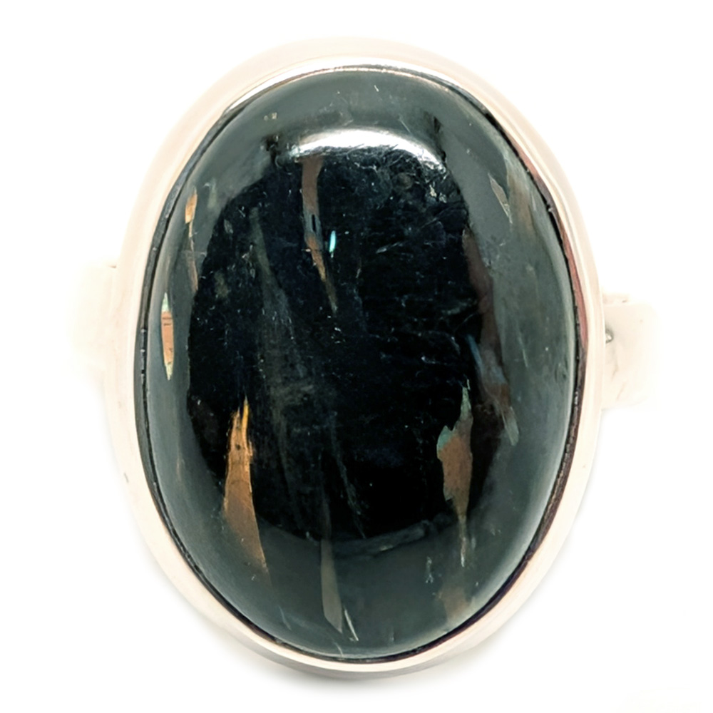 Nuummite Oval Sterling Silver Ring; size 9 Nuummite Oval Sterling Silver Ring; size 9 - Image 2